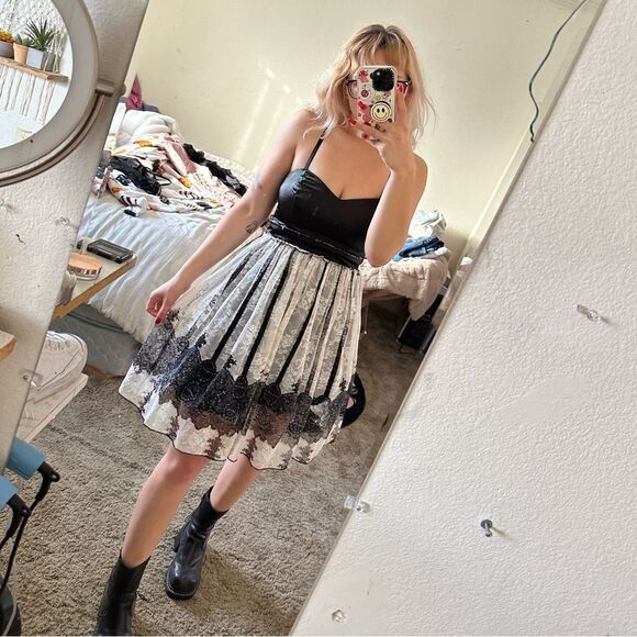 🍄 Wednesday Addams style emo/whimsy goth lace black and white dress - Picture 1 of 9